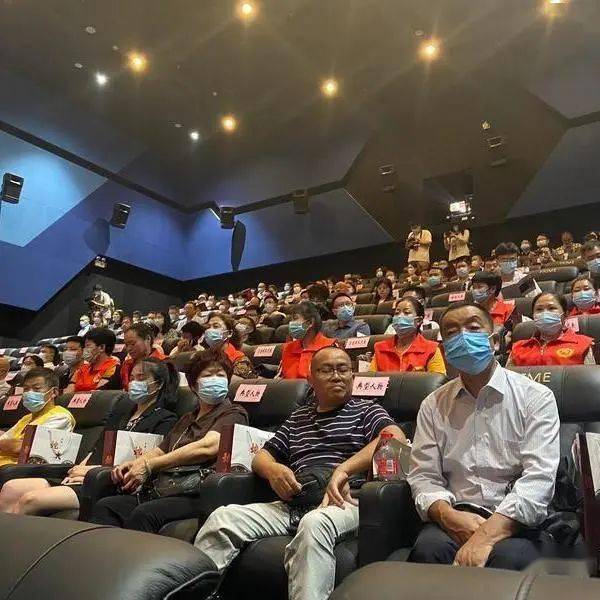 威远首部电影地火今日举行首映仪式明起全省上映