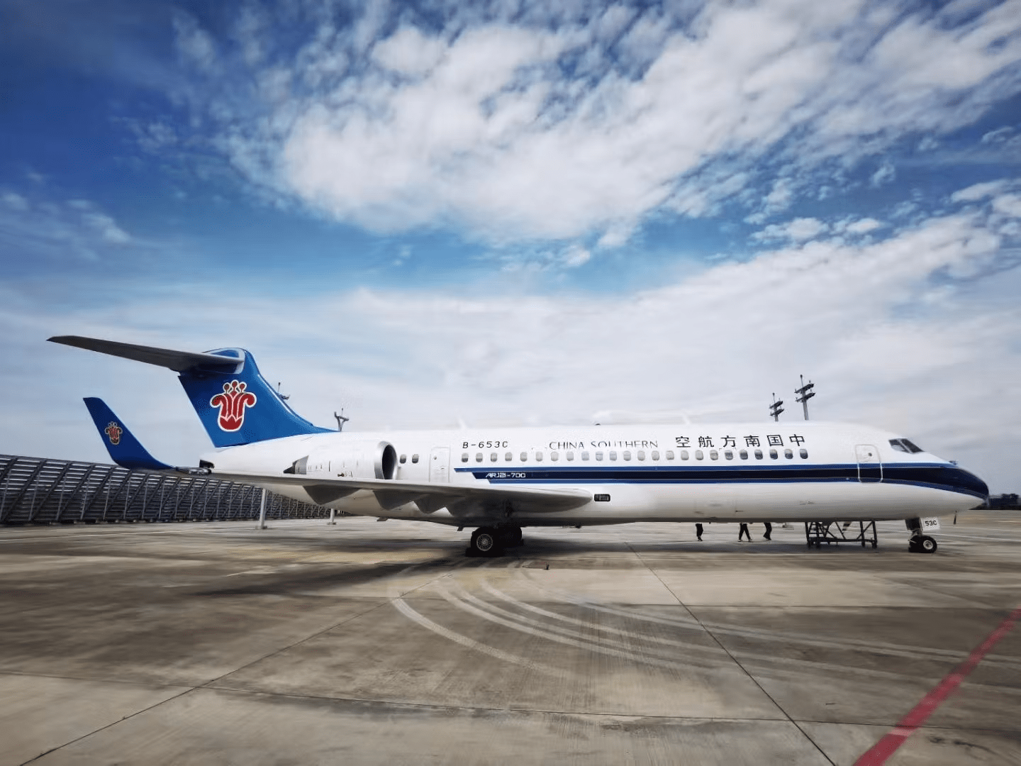 arj21交付6周年中国商飞一共交付68架南航未来将接收35架