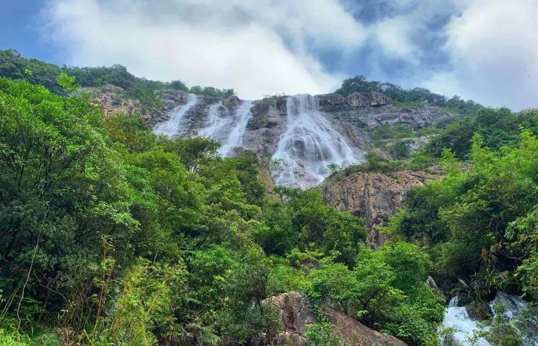 逢周四六日出发增城白水寨打卡大丰门水库网红大坝徒步白水寨森林栈道