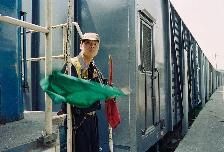 "三趟快车"往事丨见证祖国内地与港澳的心手相连_瑞伦_摄影_押运员