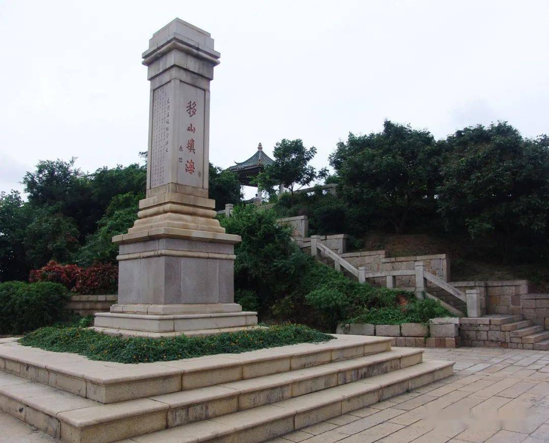 厦门海堤纪念碑作为海堤纪念公园的核心部分,海堤建设纪念馆占地约400