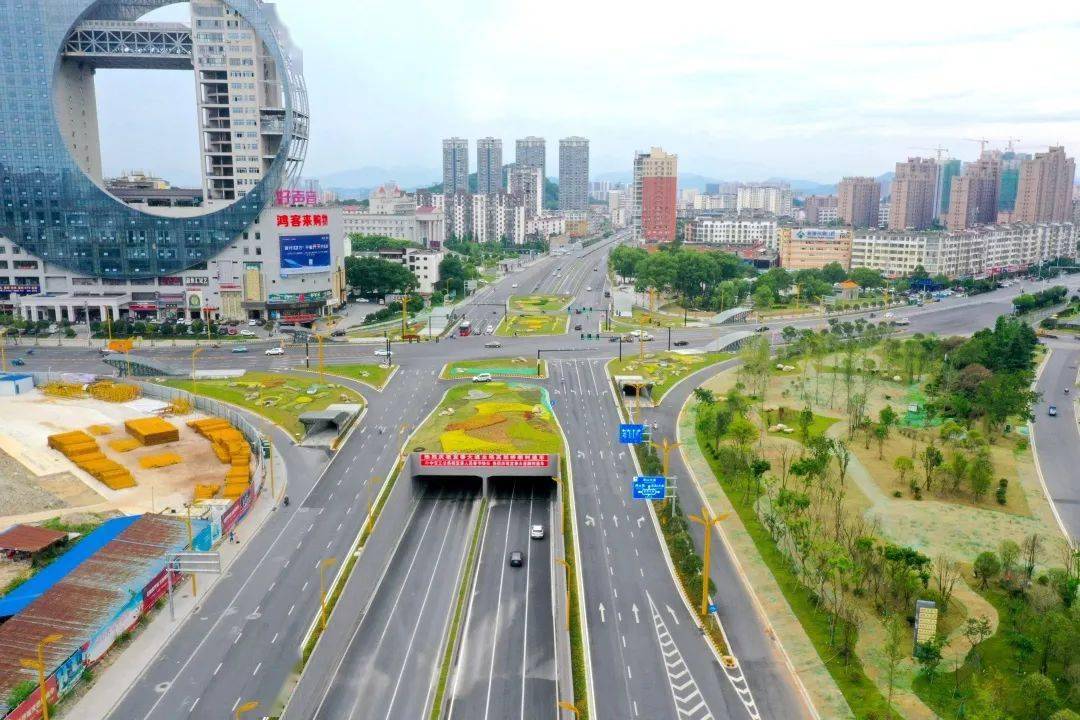宜春大道主路全线通车!_高架桥_工程_施工人员