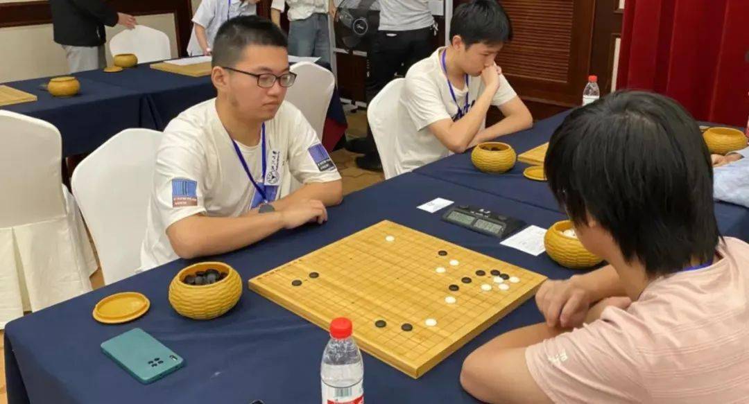 浙大围棋队出战省大学生围棋赛斩获冠军_俞安彤_茅量_严子莹