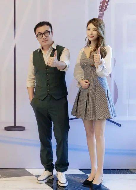 品粤式甜品,听粤语经典,毛毛jojo献唱粤语金曲,上演《粤味金曲馆live