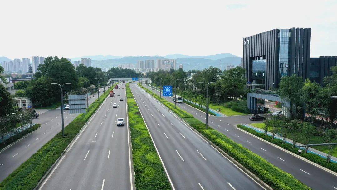 空中俯瞰龙泉驿交通美且畅