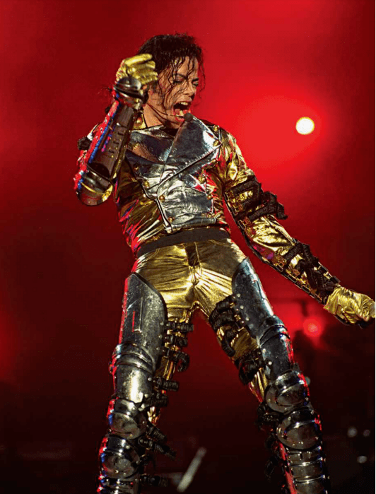 荐书颤栗与辉煌迈克尔杰克逊的不朽时尚