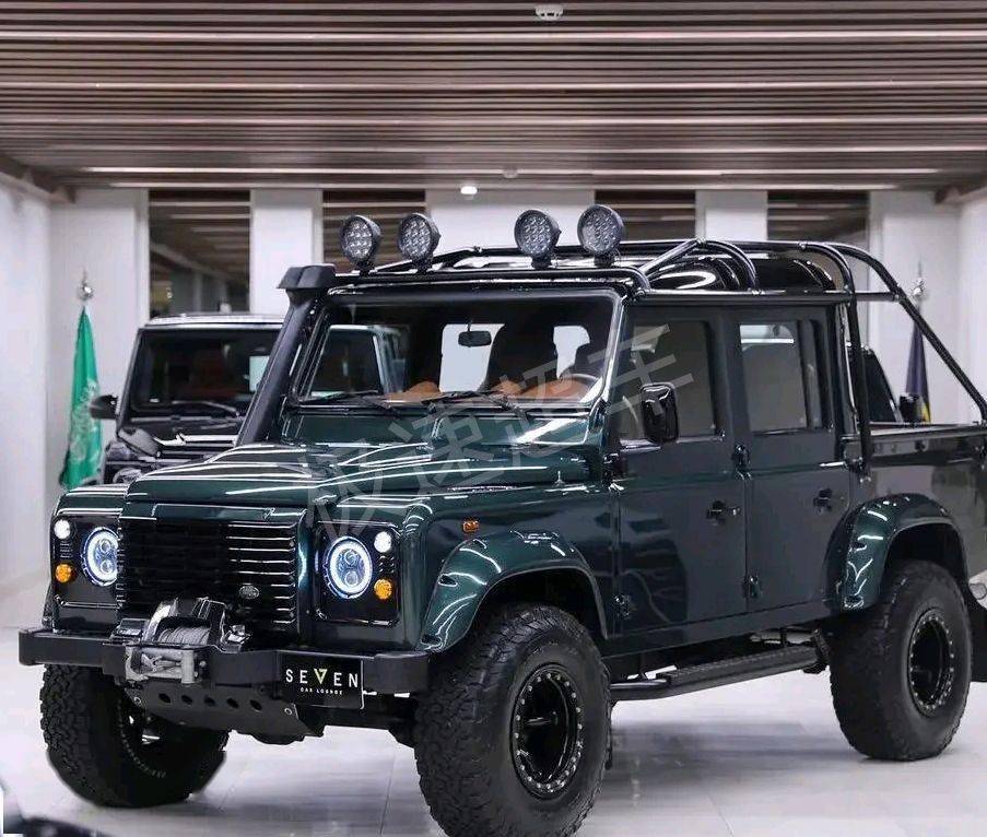 路虎卫士复刻版来了皮卡造型30t引擎复古风格更霸气