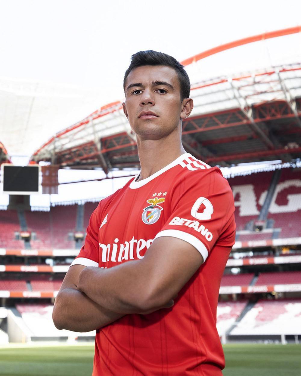 阿迪达斯发布本菲卡202223赛季主场球衣