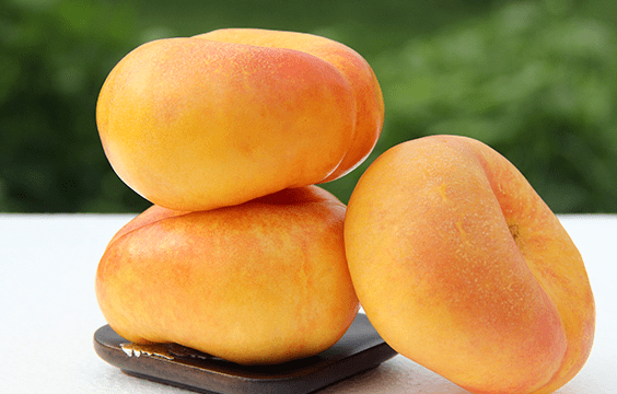 蒙阴黄金蟠桃桃香四溢黄金水果c位只需299元起不止甜软糯多汁现摘现发