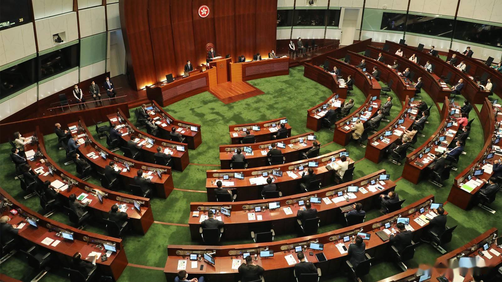 香港立法会通过修例乡郊代表当选人需宣誓拥护基本法及特区