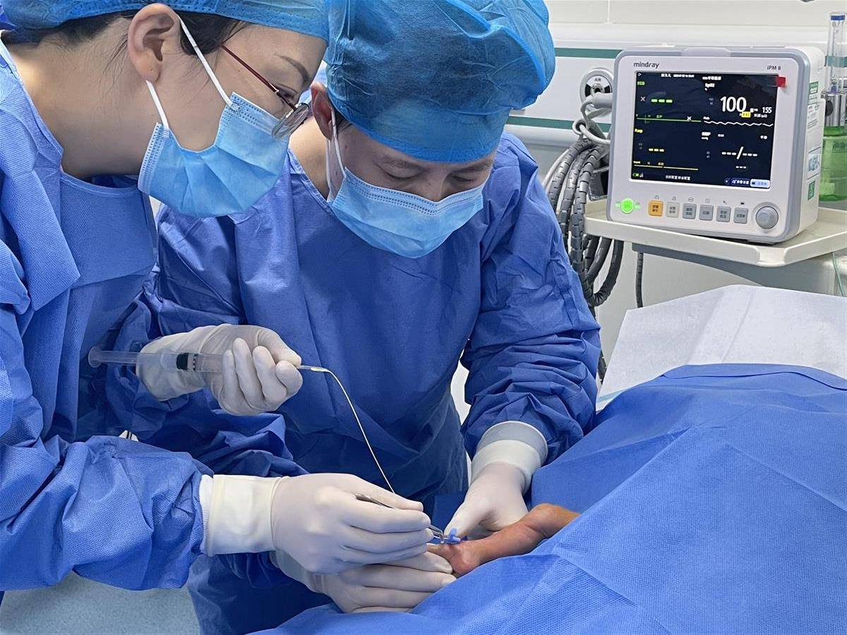 竹溪人民医院为双胞胎早产儿实施picc置管术_新生儿_太和_导管