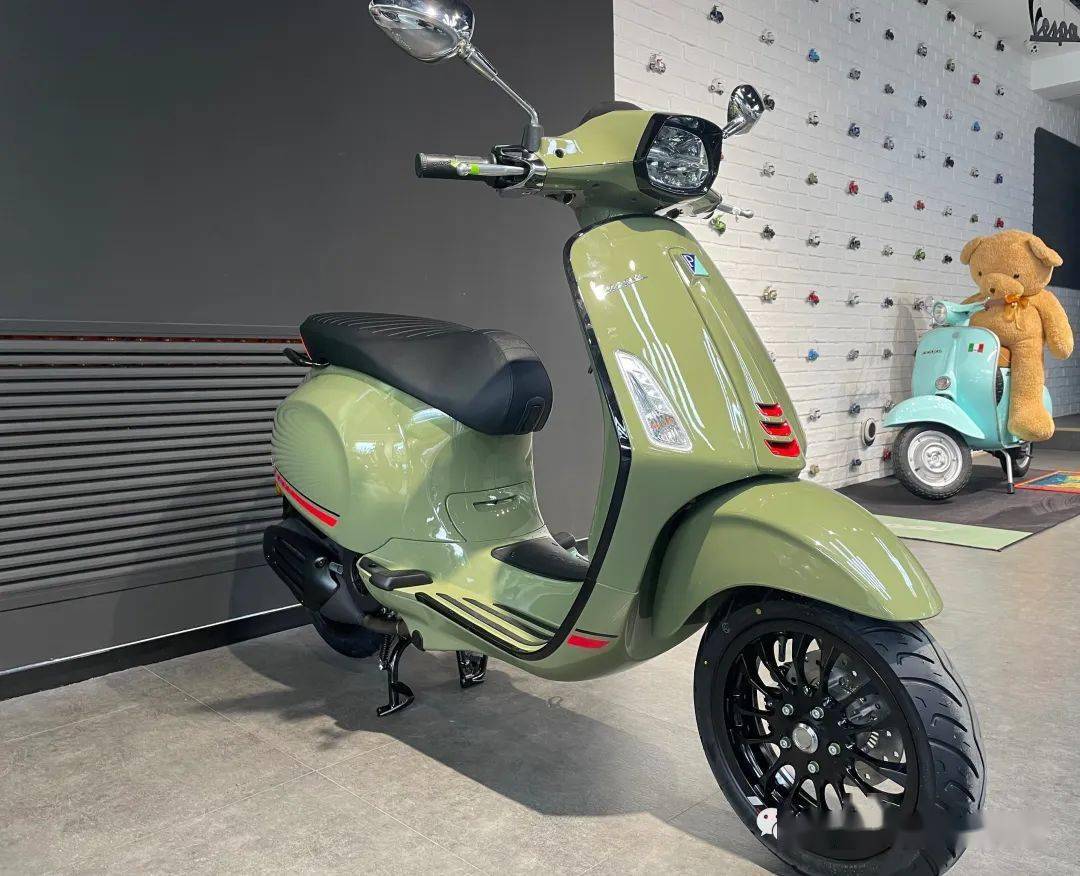 【现车出售】充满活力的 2022 vespa sprint s 曼丹