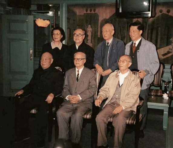 他是惹不起的将军他打造的惹不起的武器一直在保卫着人民