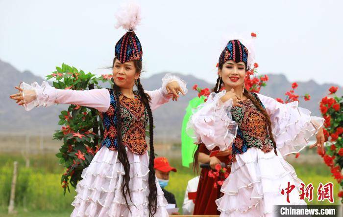 新疆托克逊县哈萨克风情文化旅游节开幕（组图）