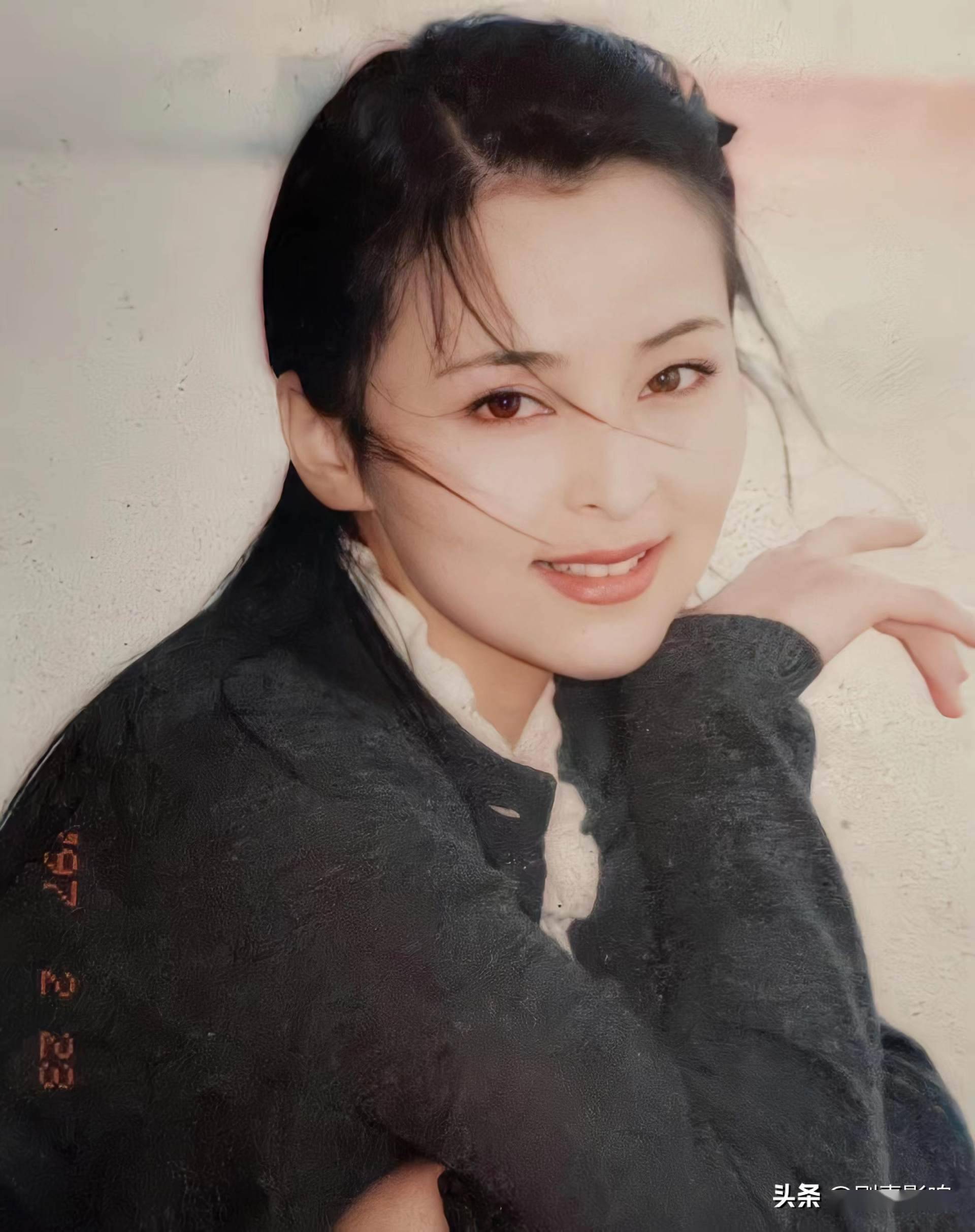 55岁琼女郎何音曝近况身材依旧美如仙女2婚嫁给陈坤好友