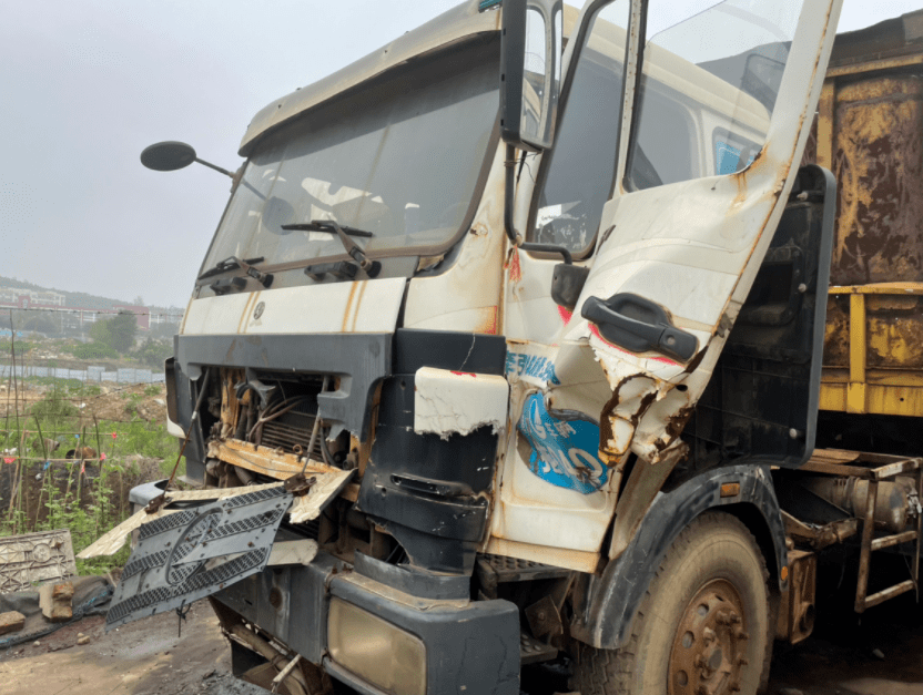 日照又一公司破产名下32辆报废工程车被拍卖