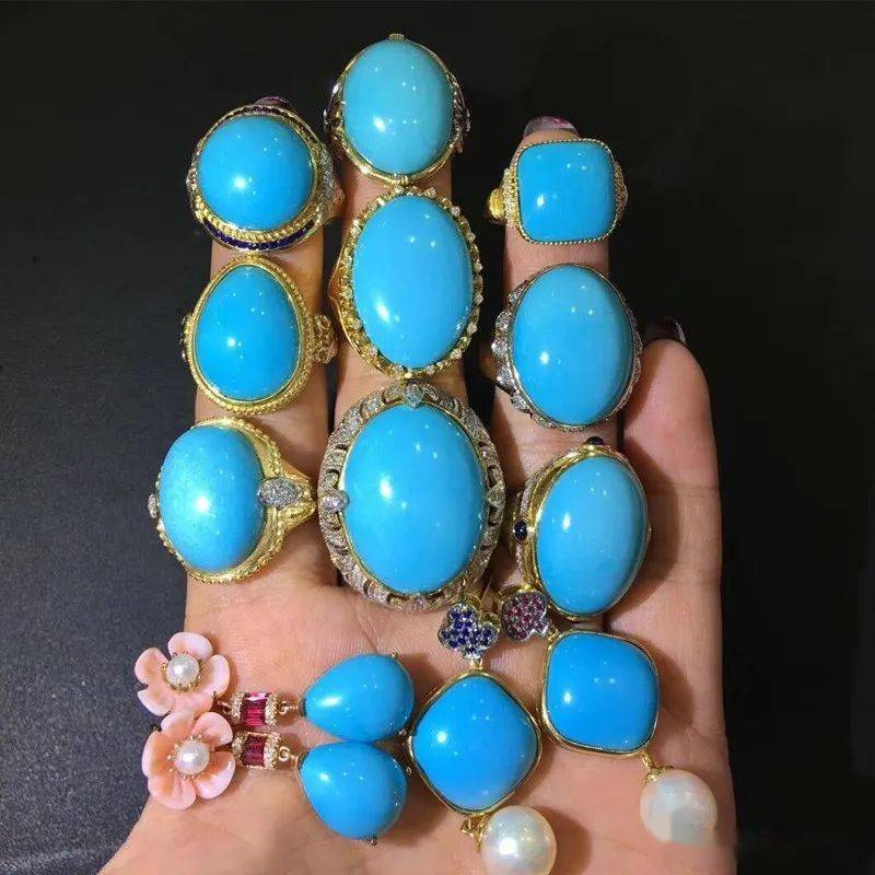 此外,埃及,美国,墨西哥,阿富汗,印度及俄罗斯等国均产出绿松石.