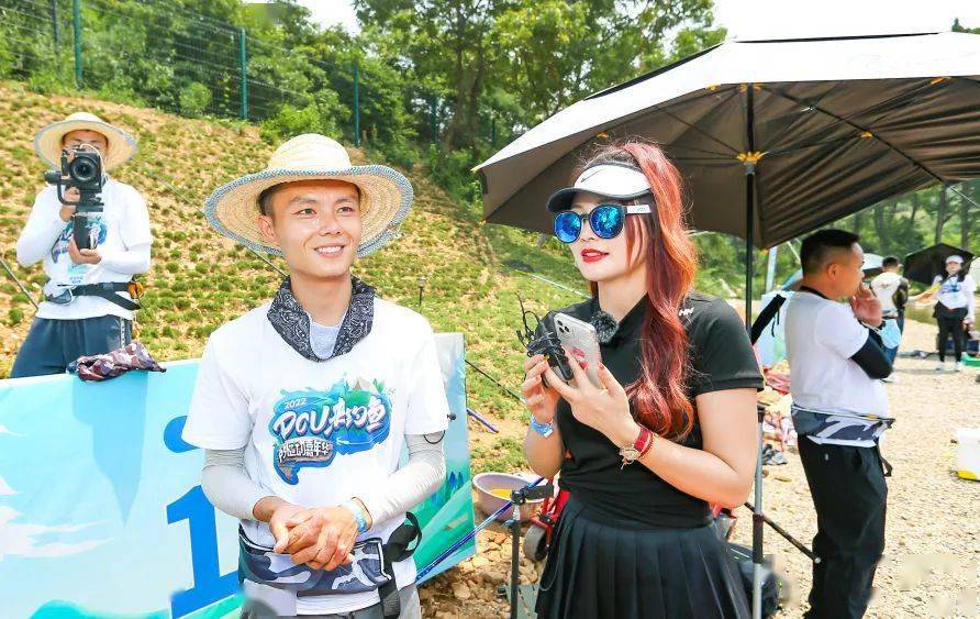 分别是葛斌 壹路亚,凤吟,夏利俊-eve路亚恭喜这些明星选手斩获佳绩!