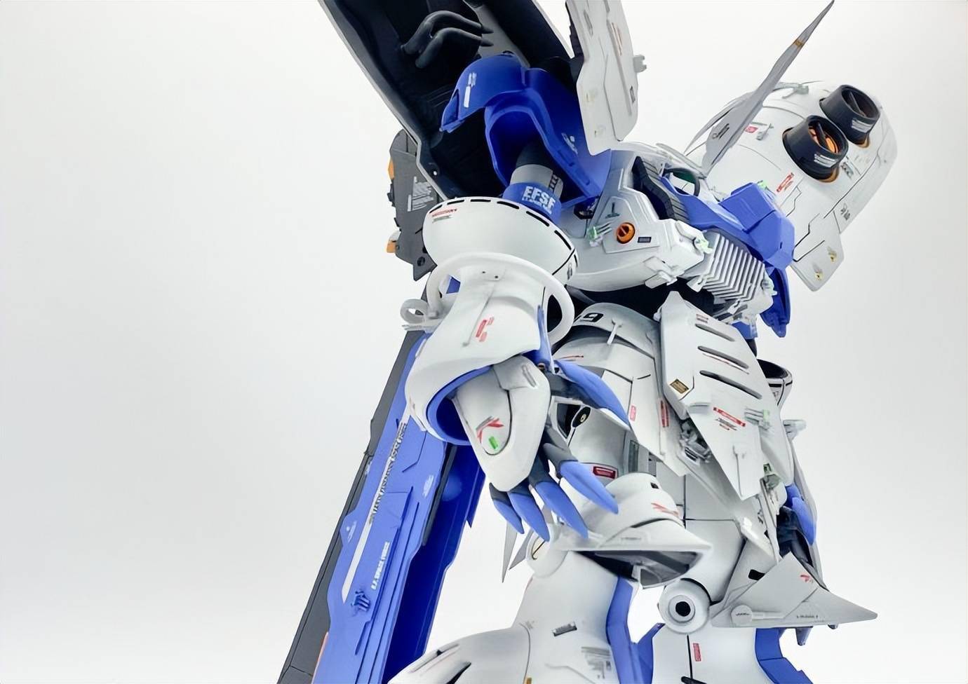 换色重涂加背包,机动战士高达卡碧尼模型改造_驾驶员_什么_部分