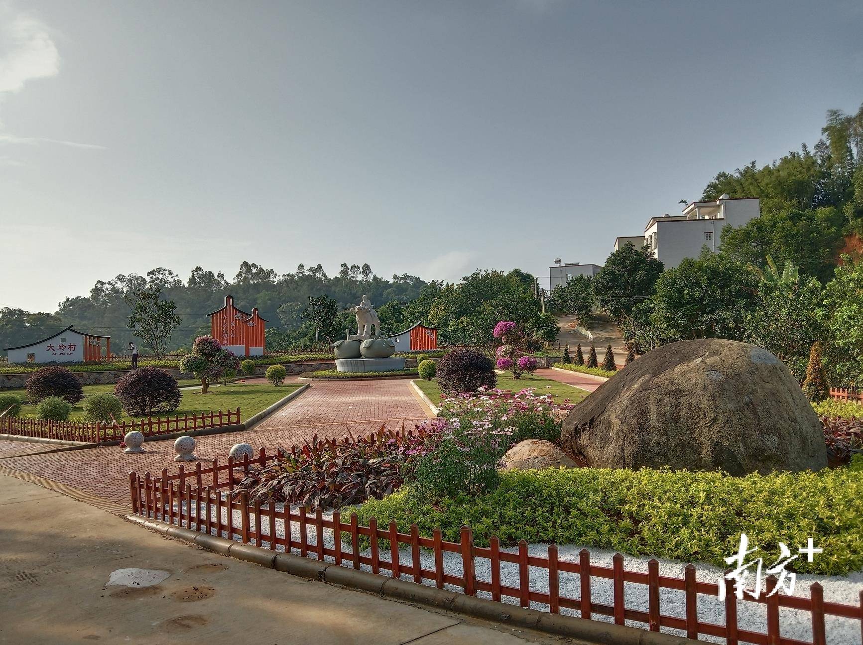 驻化州平定镇帮镇扶村工作队奔跑在希望的田野上为乡村振兴铺路架桥