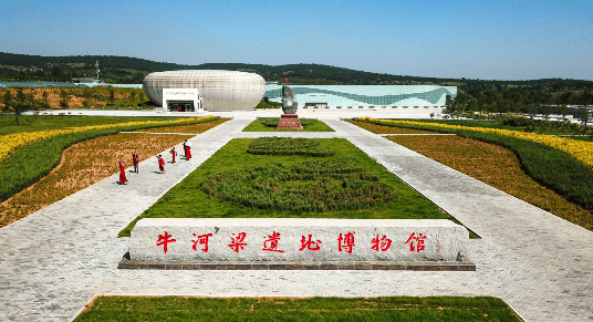 牛河梁国家考古公园,鸟化石公园,凤凰山,南北塔慕容街,化石谷,朝阳