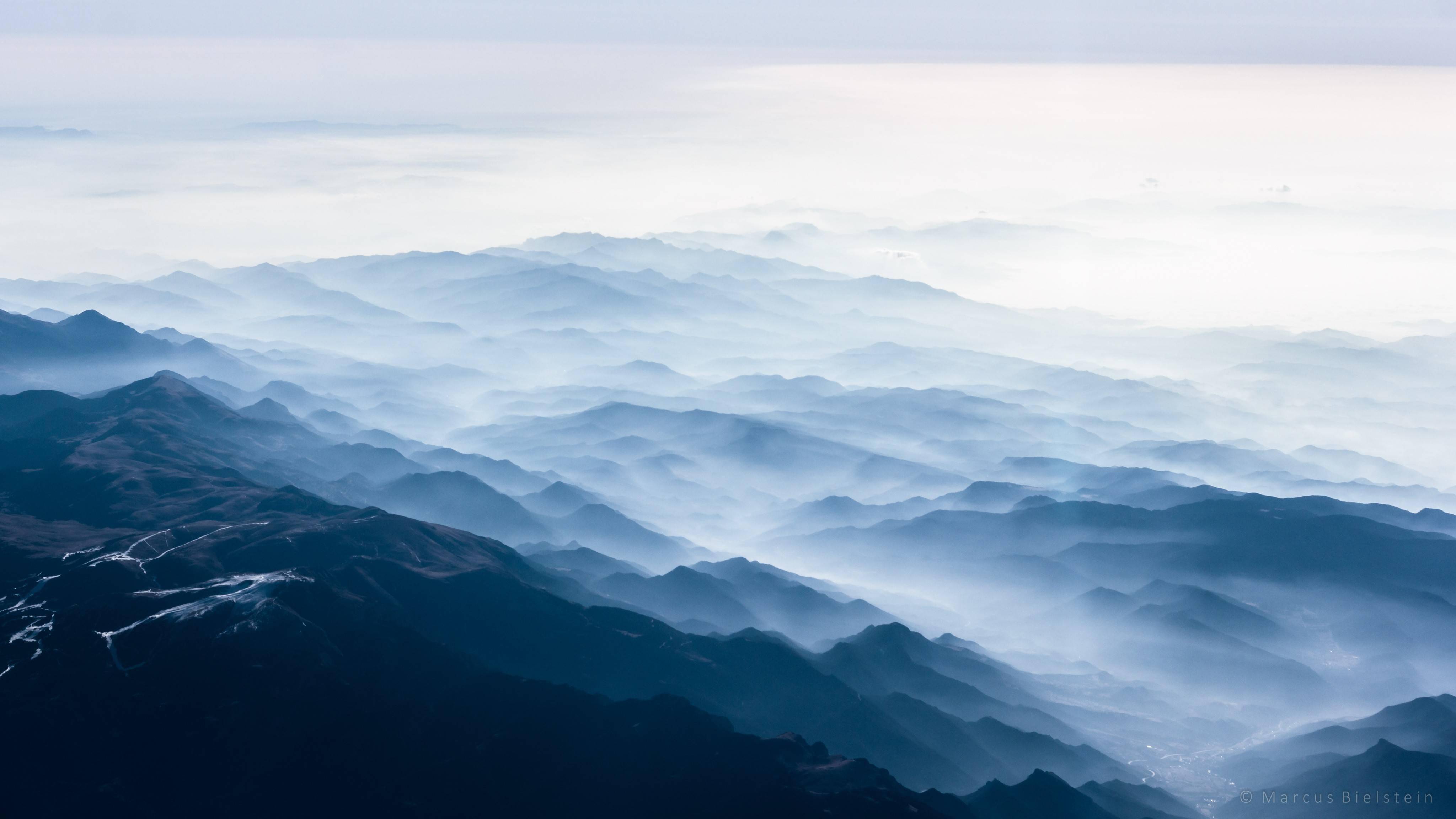 雨后山景云雾缭绕美句图片