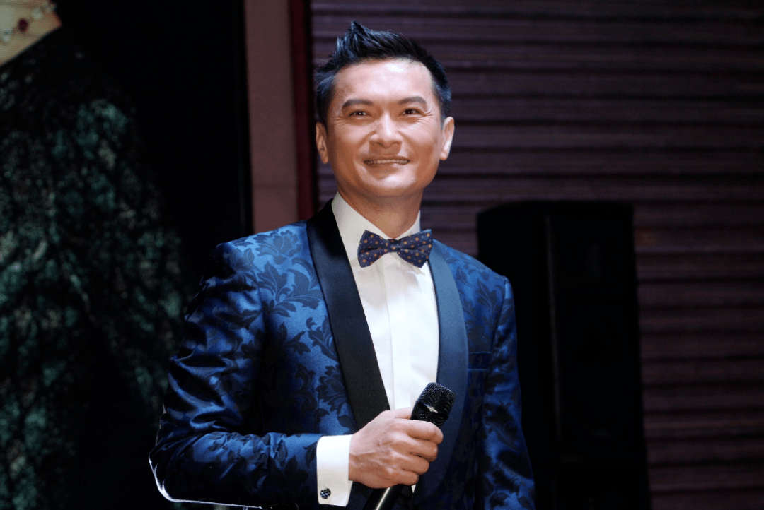 陈锦鸿与太太杜雯惠育有一子陈驾桦(edgar),但由于edgar患自闭症及