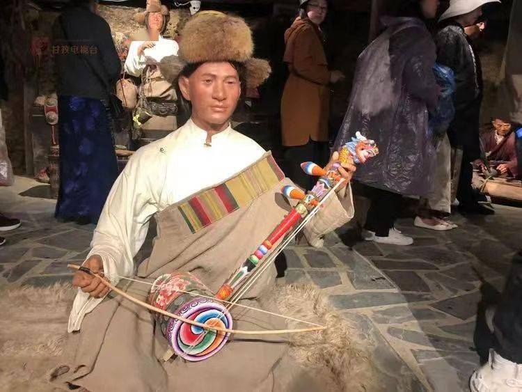 「勒通古镇」探访勒通古镇千户藏寨 感受浓郁与悠远的藏文化