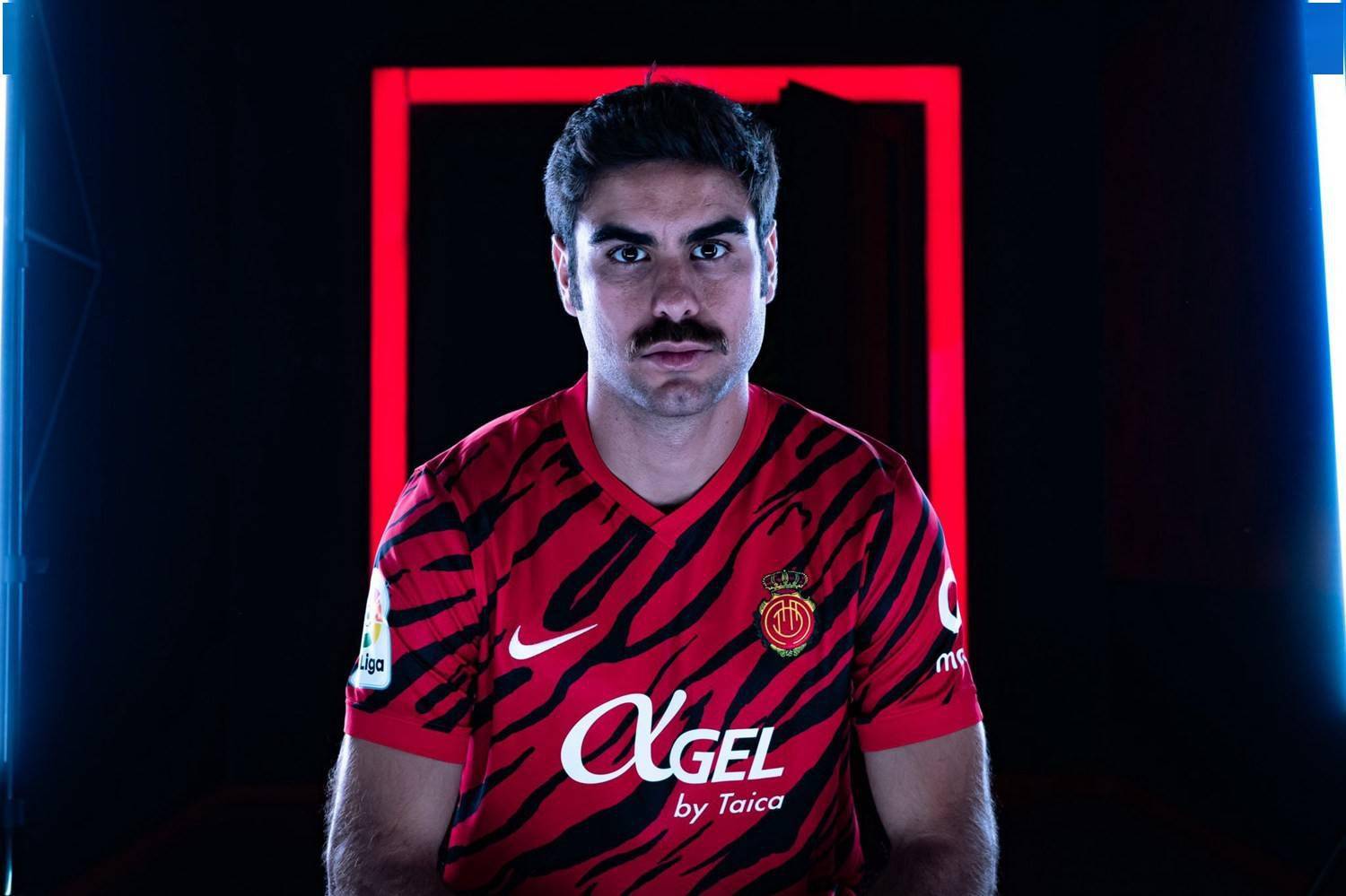 耐克发布皇家马洛卡202223赛季主场球衣