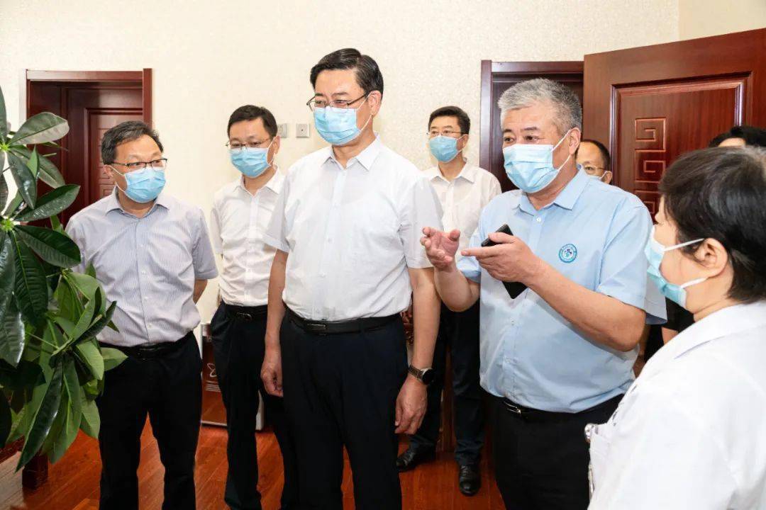 青岛市副市长王波到海慈医疗集团调研工作