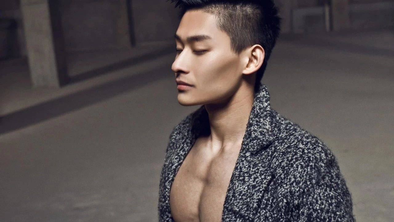 为救人熬夜12h不休息,他是最帅男护士！_健身_工作_体育