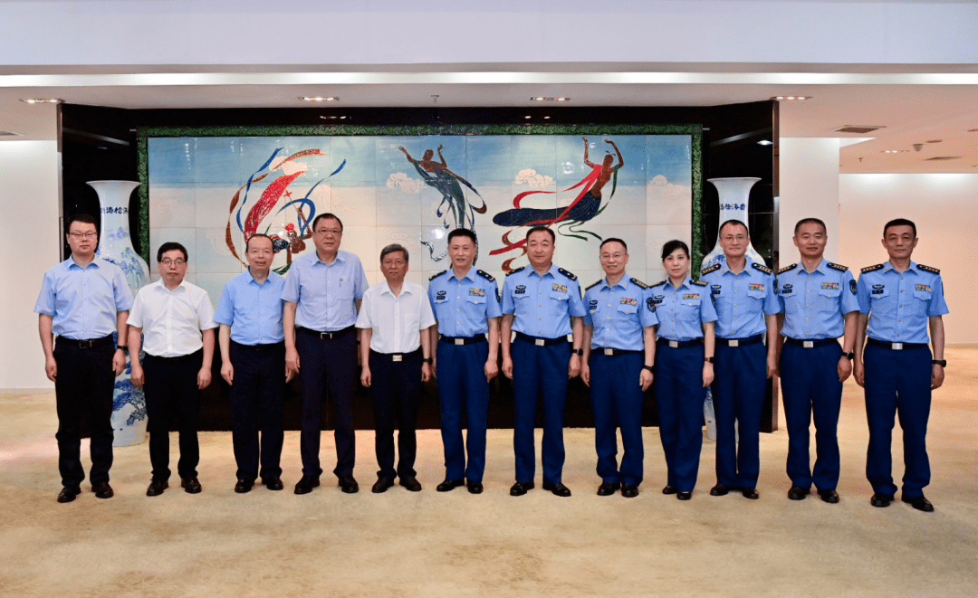 学校张思兵校长王宝红政委到西安交通大学商谈联合办学事宜