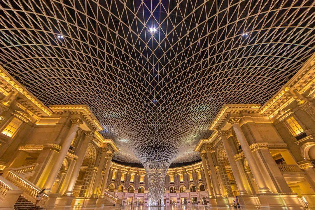 来罗浮宫开启一站式亲子美学之旅!