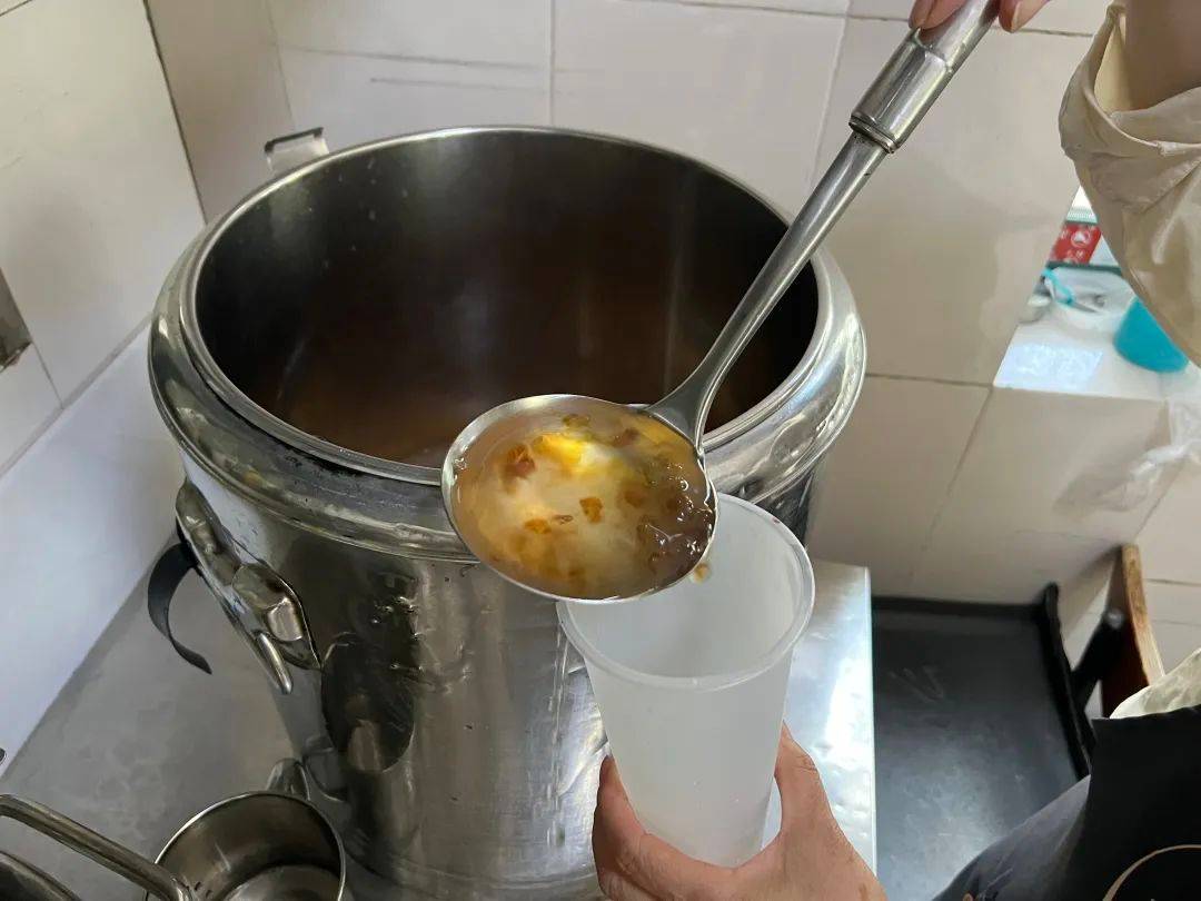 这杯卖了20年的木梨膏,一口"上头"_小店_小摊_饮品