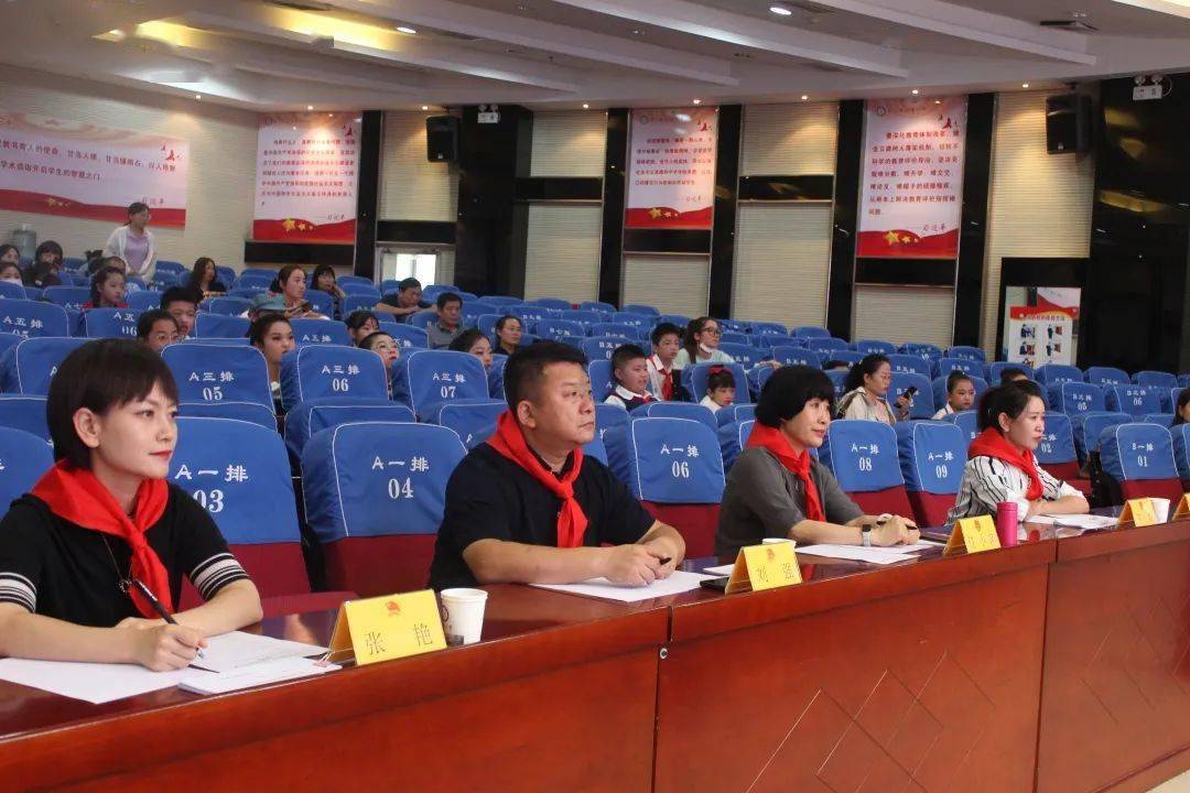 负责延安市语言文字培训与测试工作,教育部教师资格证面试官任小萍