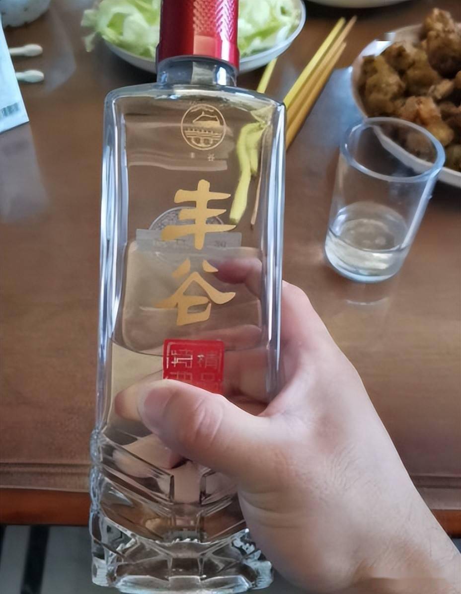 四川酒的经典代表作,产自于四川绵阳,有"中华老字号"的美誉,说起丰谷