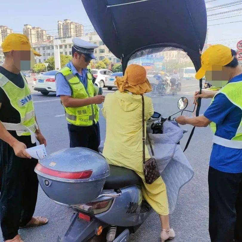 “站岗+劝导”,兴国公安交警针对交通违法人出新招了!!_文明_行为_房地产