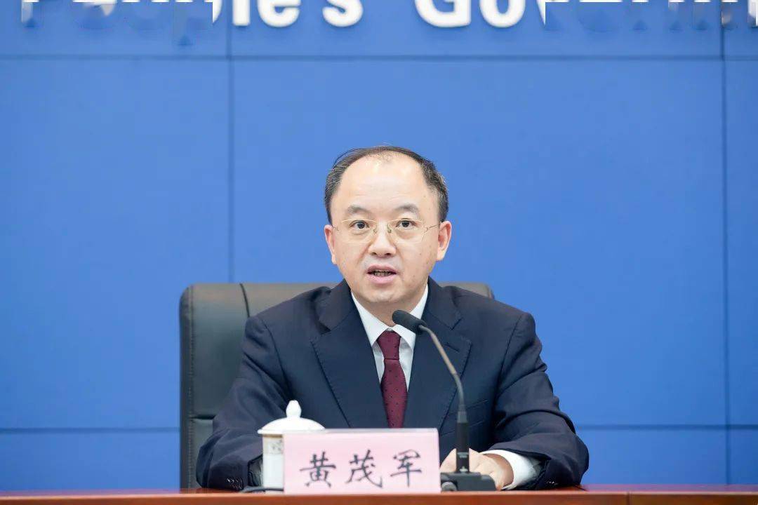 黄茂军介绍有关情况 王欢 摄2021年渝中区软件业务收入超260亿元渝中