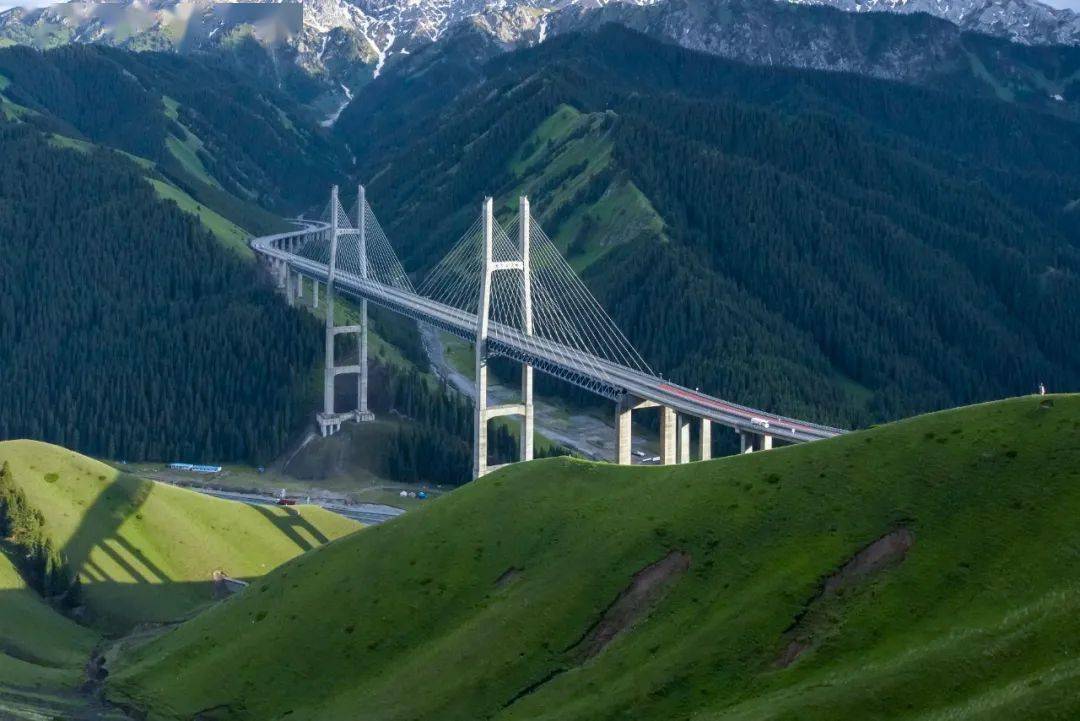 高空俯瞰尽收特克斯八卦城全景