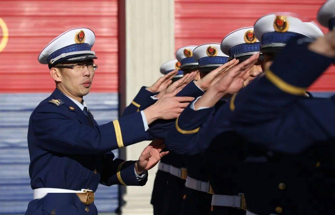 身边好人杨忠仁爱岗敬业的消防英雄