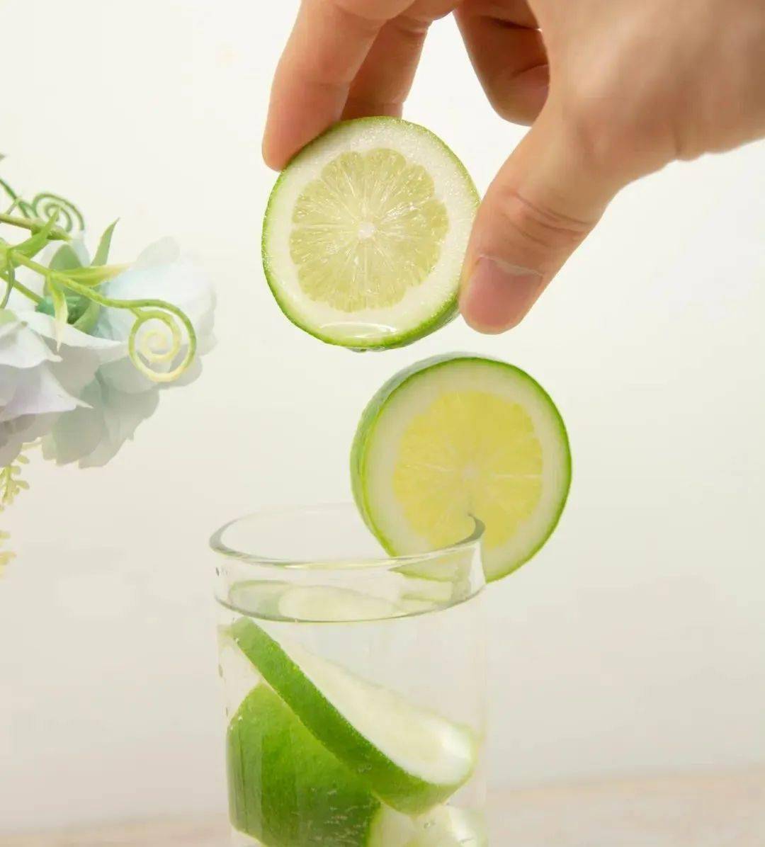一秒爱上喝水酸中带甜的香水柠檬67清香无涩感还能防晒除臭