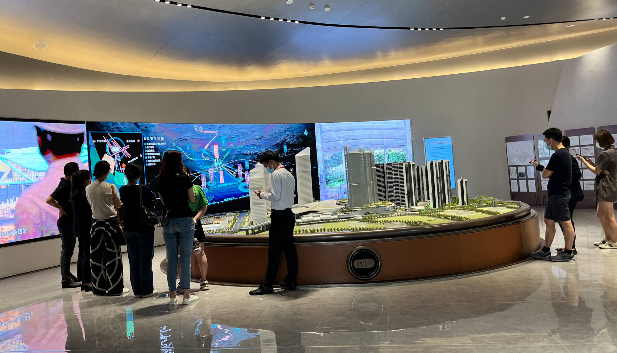 平均1分钟卖3套豪宅!东莞首个积分摇号盘售罄,这家央企揽金12亿_华润置地_认购_套房