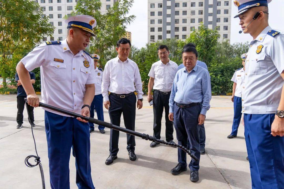 市人大常委会党组书记主任王海峰一行调研指导张掖支队工作并慰问全市