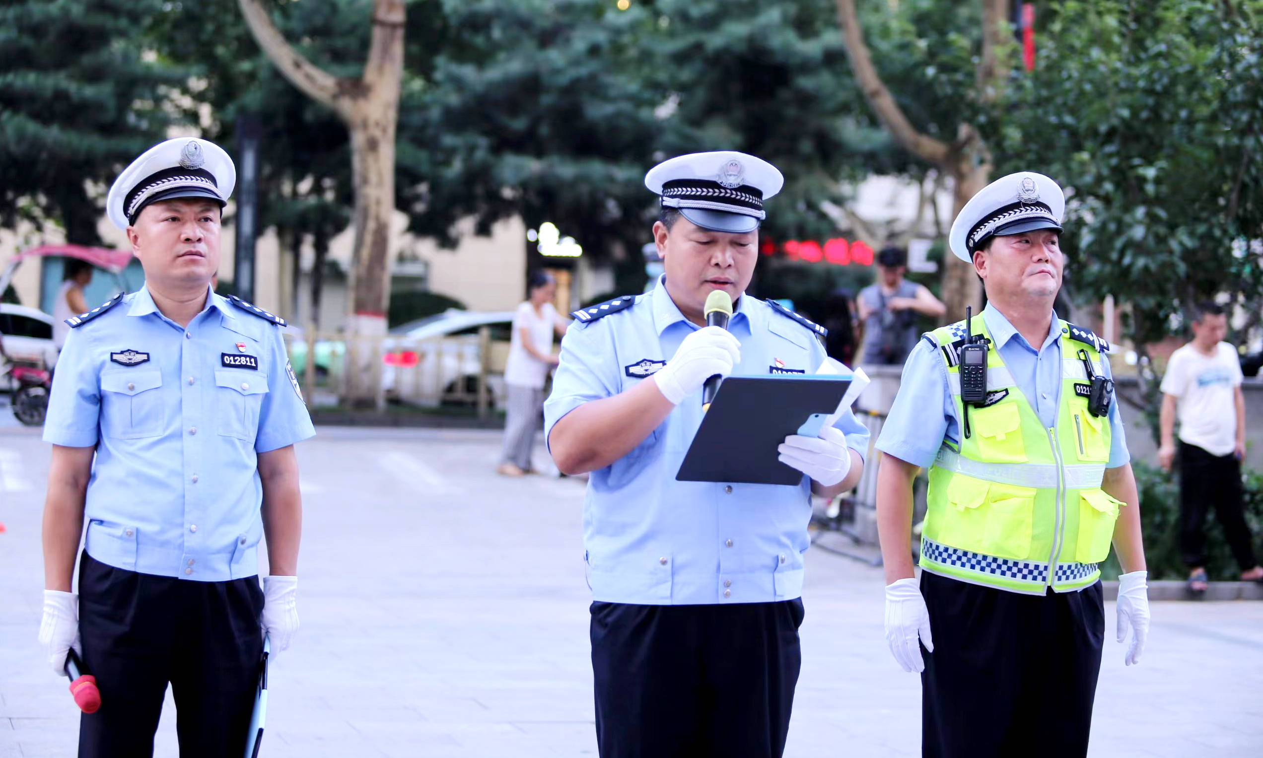 西安交警执勤图片图片