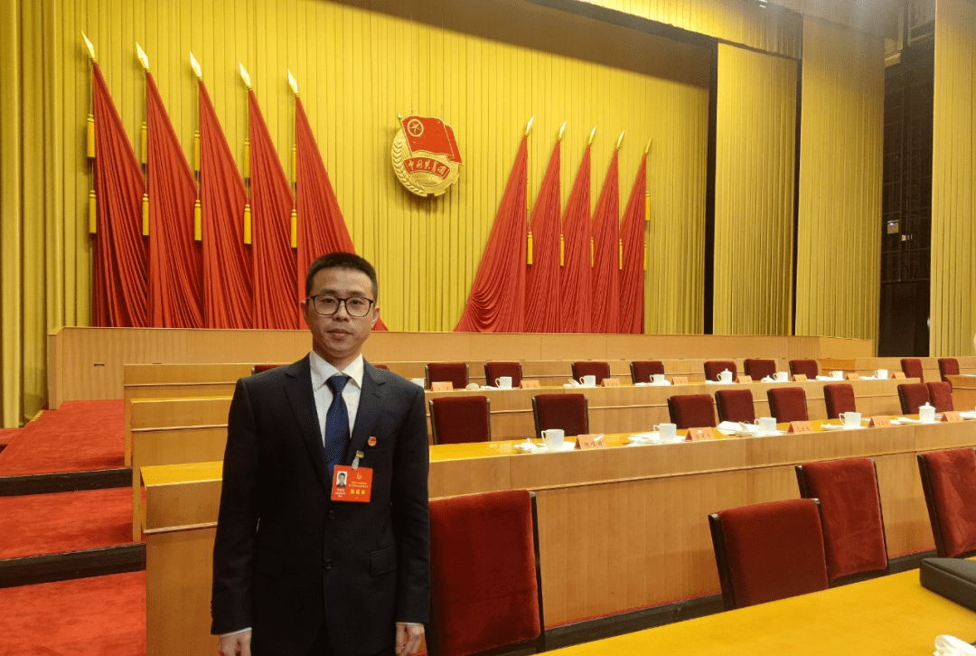 非常荣幸能够参加共青团浙江省第十五次代表大会,聆听了团代会报告,我
