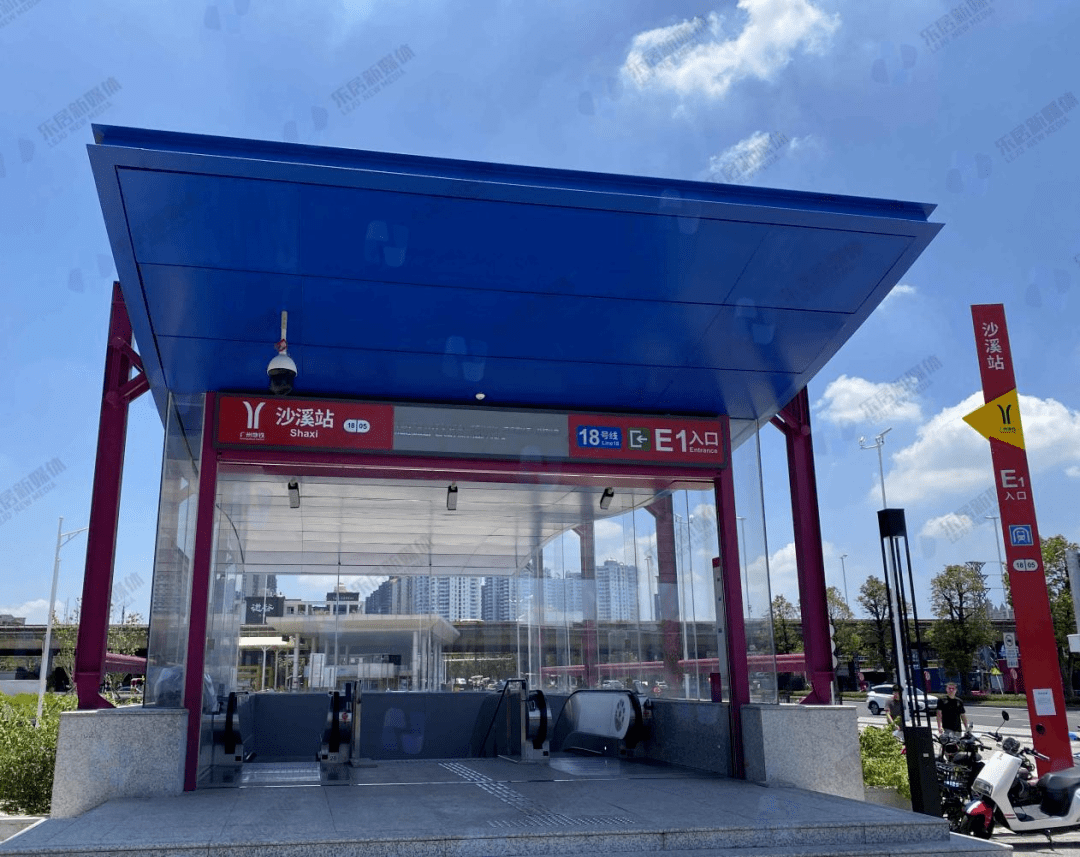 地铁18号线沙溪站此外还有珊瑚湾畔,也是个比较大的社区,2000年建成