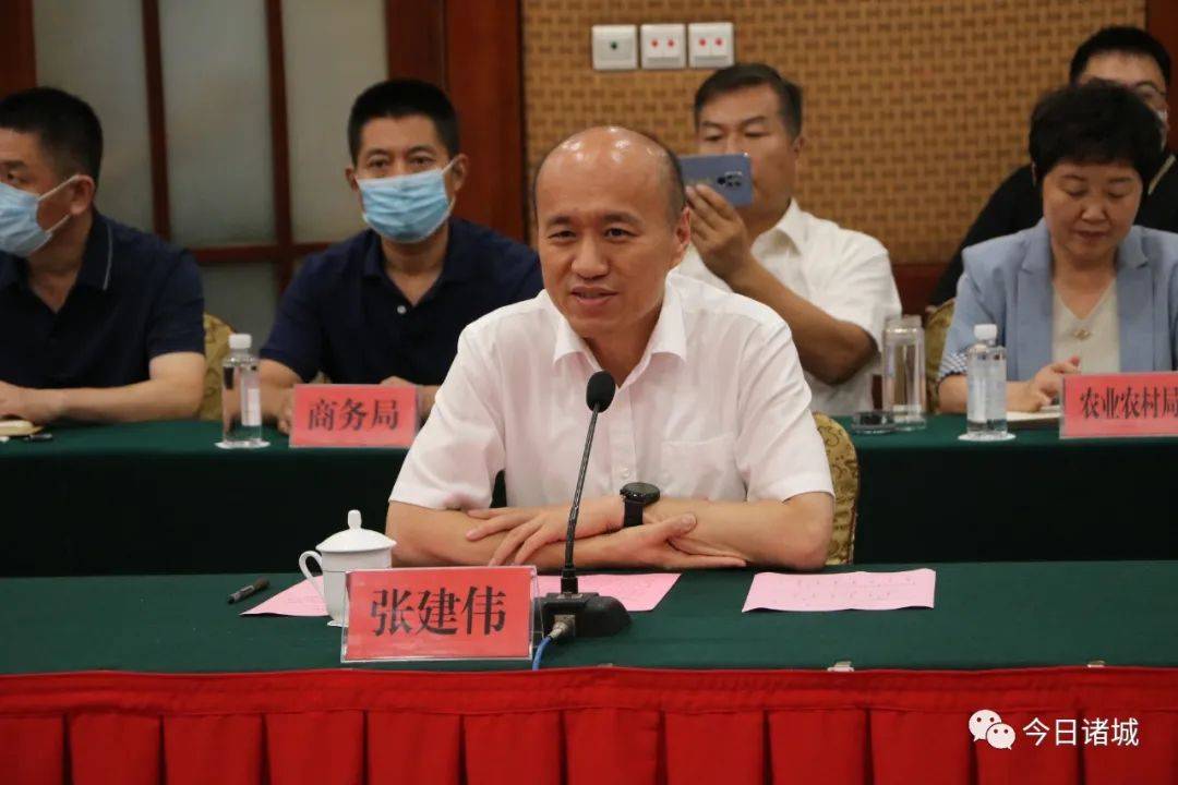 市委书记张建伟在致辞中表示,潍投集团是潍坊市政府最早成立的市级投