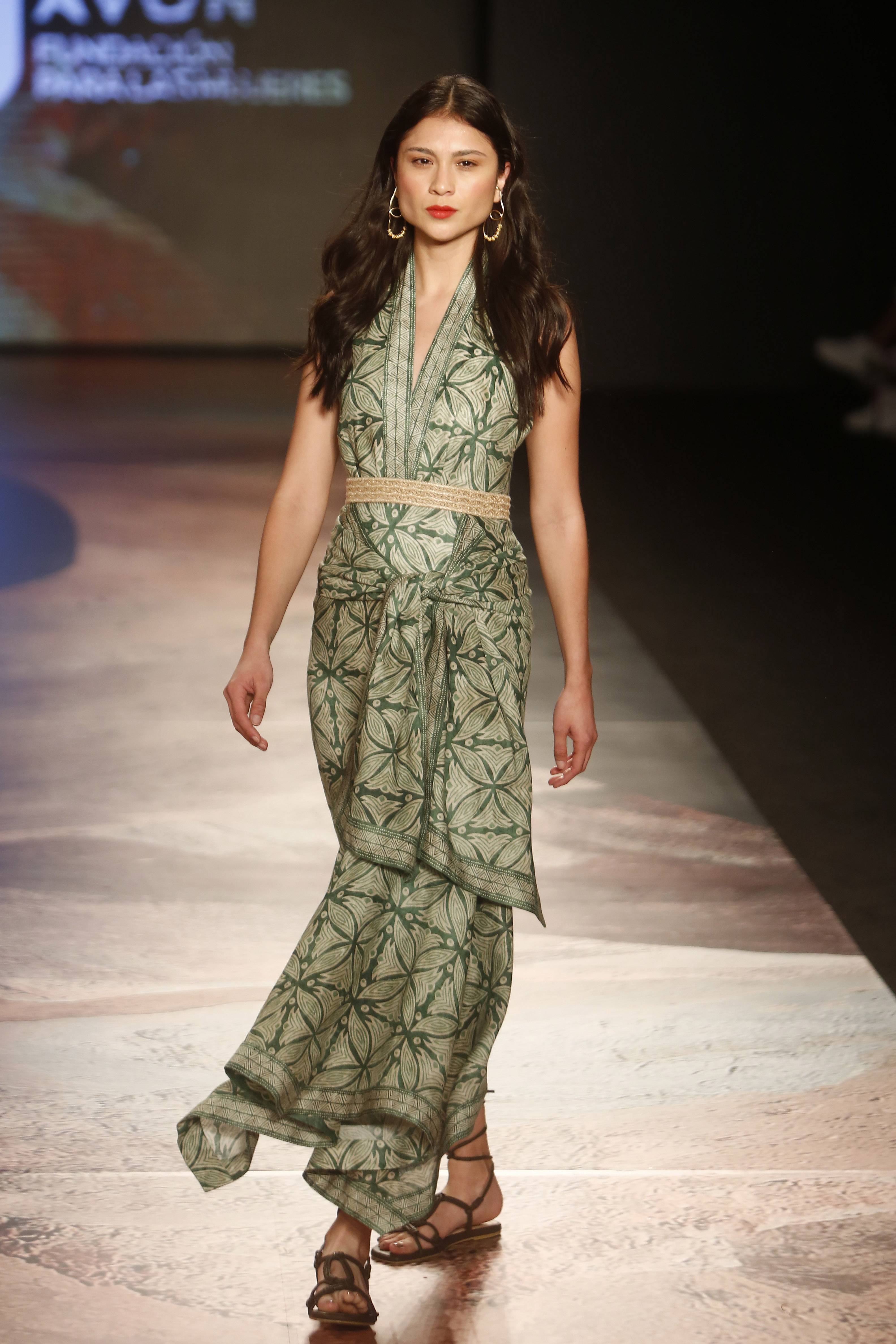 哥伦比亚时装展设计师比阿特丽斯卡马乔时装秀