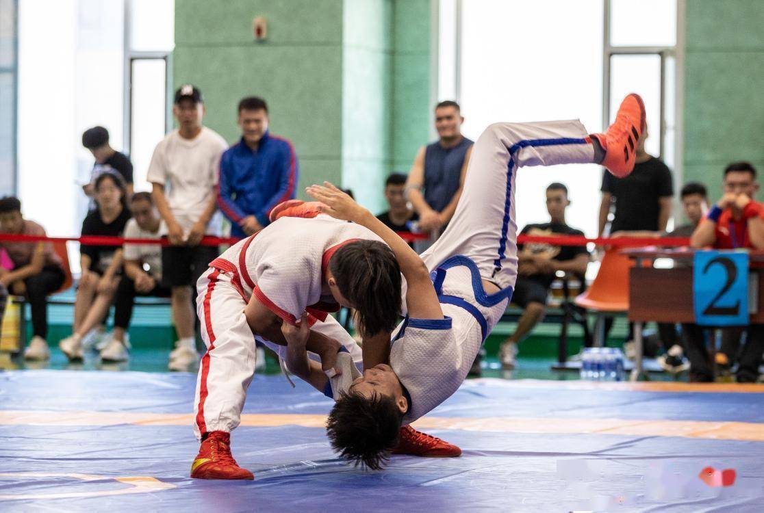 内蒙古自治区青少年(中学生)中国式摔跤锦标赛开赛_丁根厚_呼和浩特市