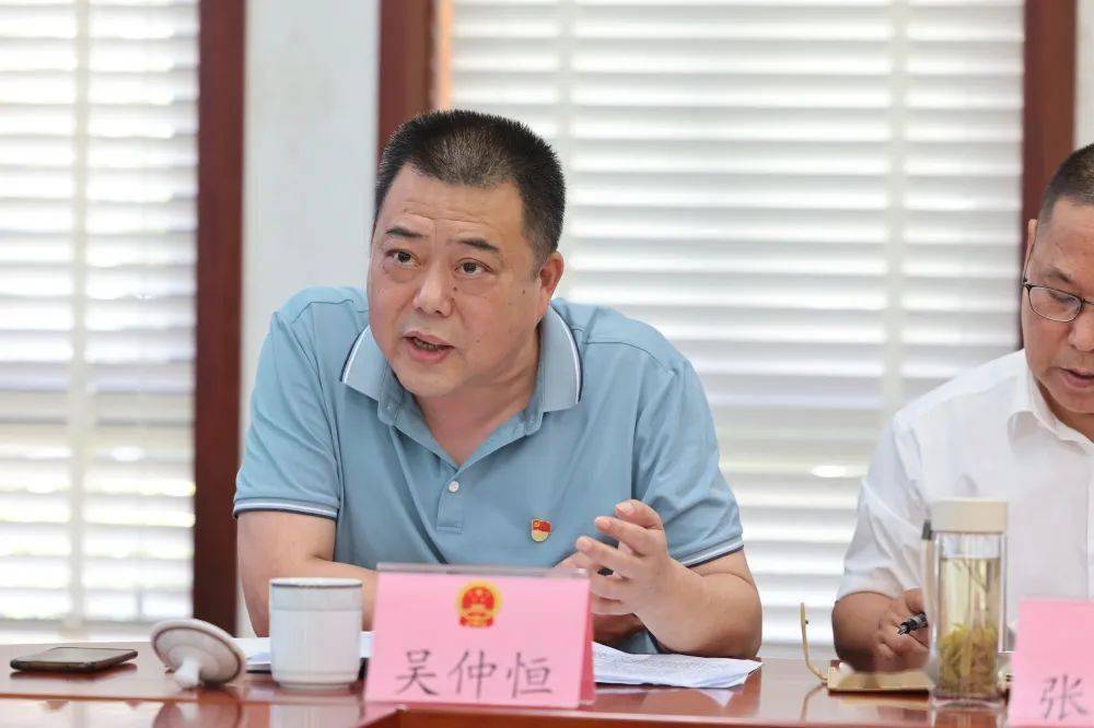 基层单元平湖人大市长周军波带着政府重大项目进人大代表联络站听需问